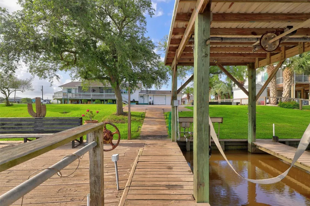 1583 County Road 291 Bay City, TX 77414