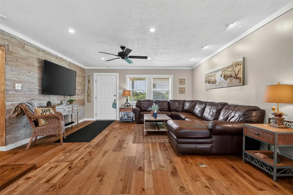1583 County Road 291 Bay City, TX 77414