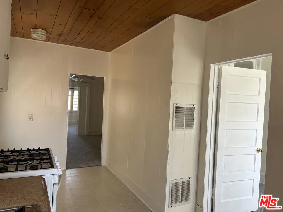 1042 2nd Street #3 Santa Monica, CA 90403