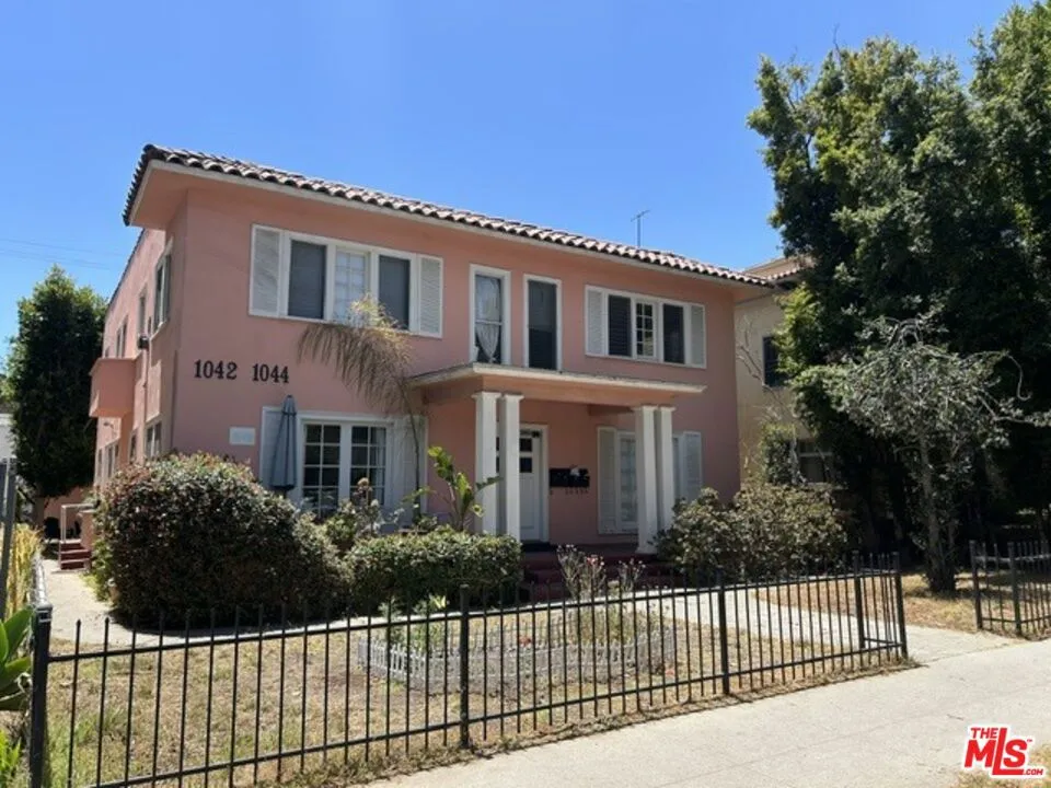 1042 2nd Street #3 Santa Monica, CA 90403