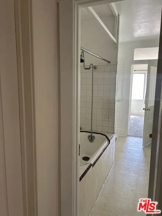 1042 2nd Street #3 Santa Monica, CA 90403