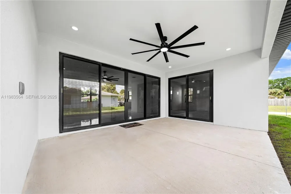 471 NE Americana Palm Bay, FL 32907