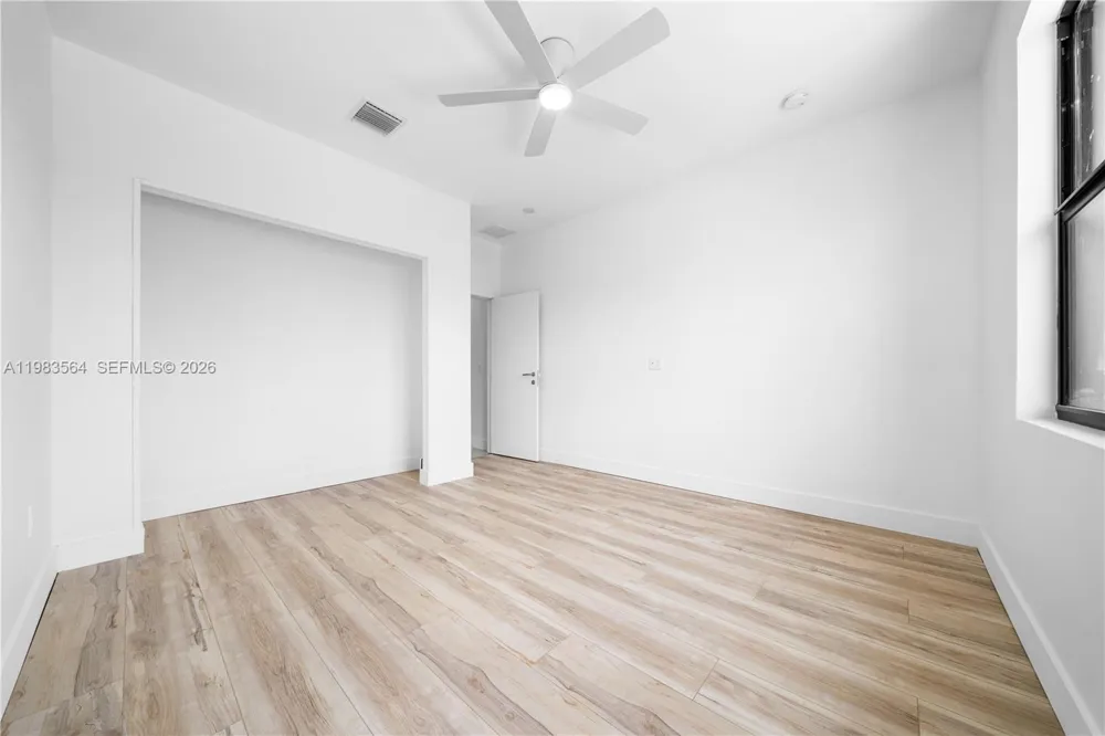 471 NE Americana Palm Bay, FL 32907