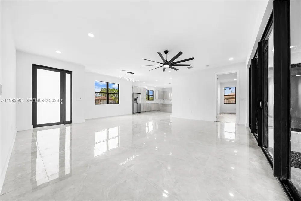 471 NE Americana Palm Bay, FL 32907