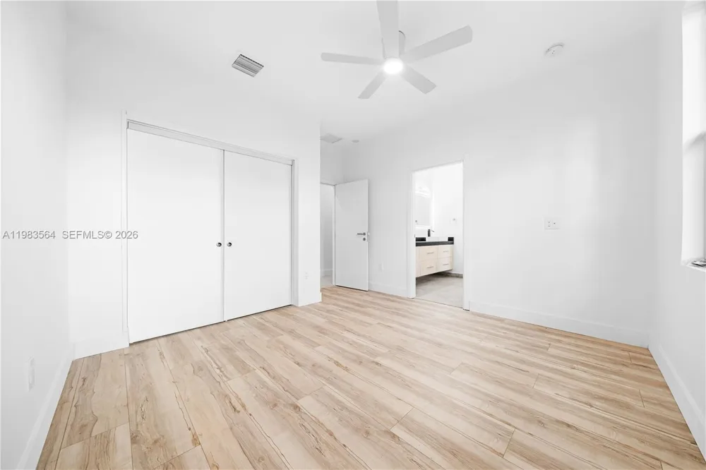 471 NE Americana Palm Bay, FL 32907