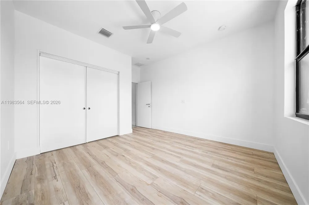 471 NE Americana Palm Bay, FL 32907