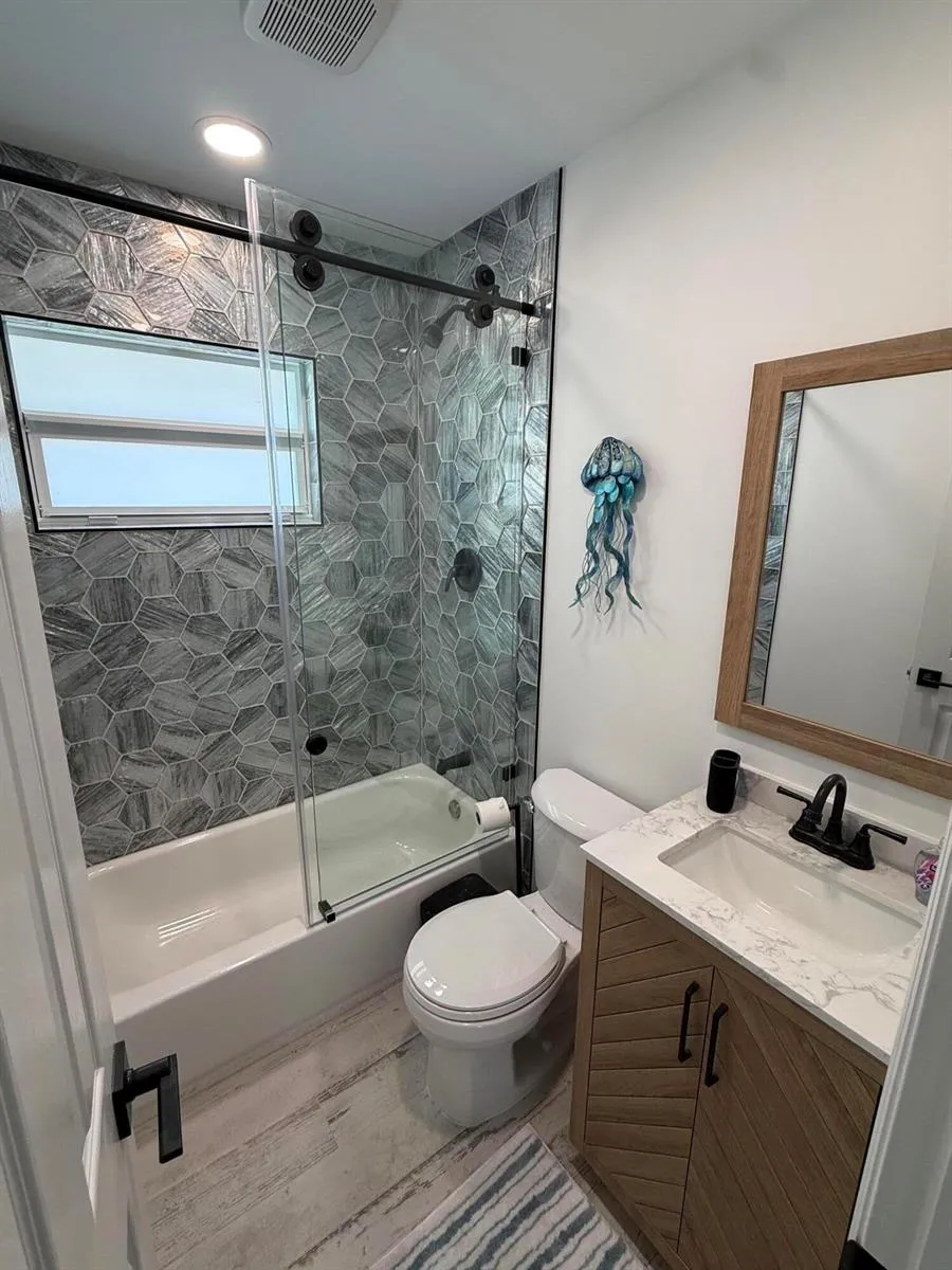 370 Wilma Circle #6 Riviera Beach, FL 33404