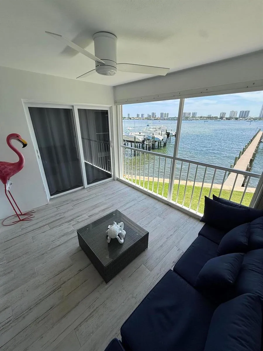 370 Wilma Circle #6 Riviera Beach, FL 33404