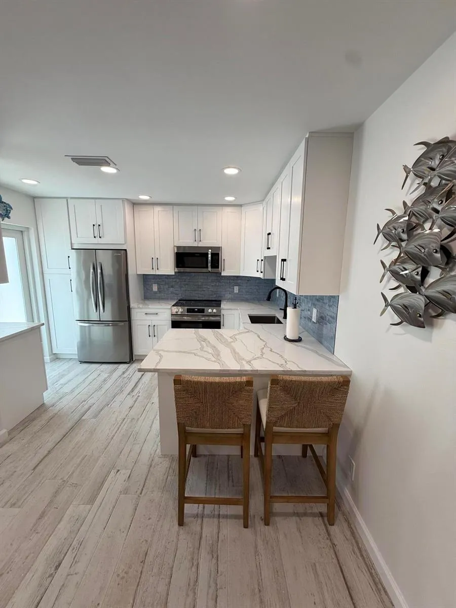 370 Wilma Circle #6 Riviera Beach, FL 33404