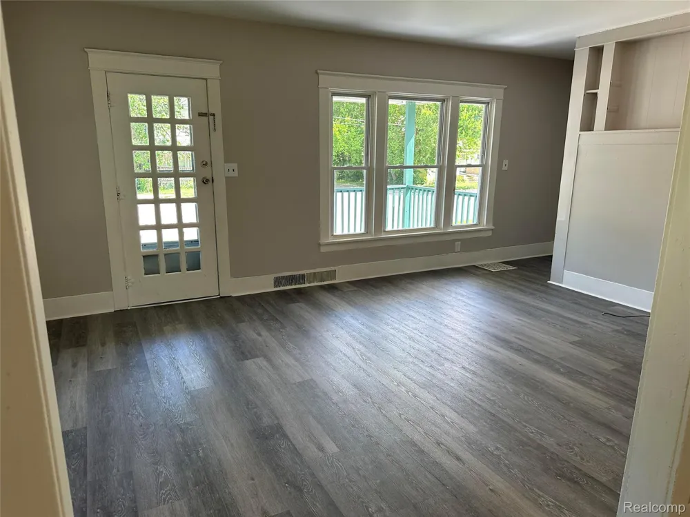 826 E Mount Morris Street Mt Morris City, MI 48458
