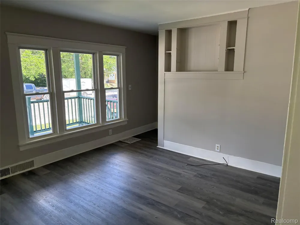 826 E Mount Morris Street Mt Morris City, MI 48458