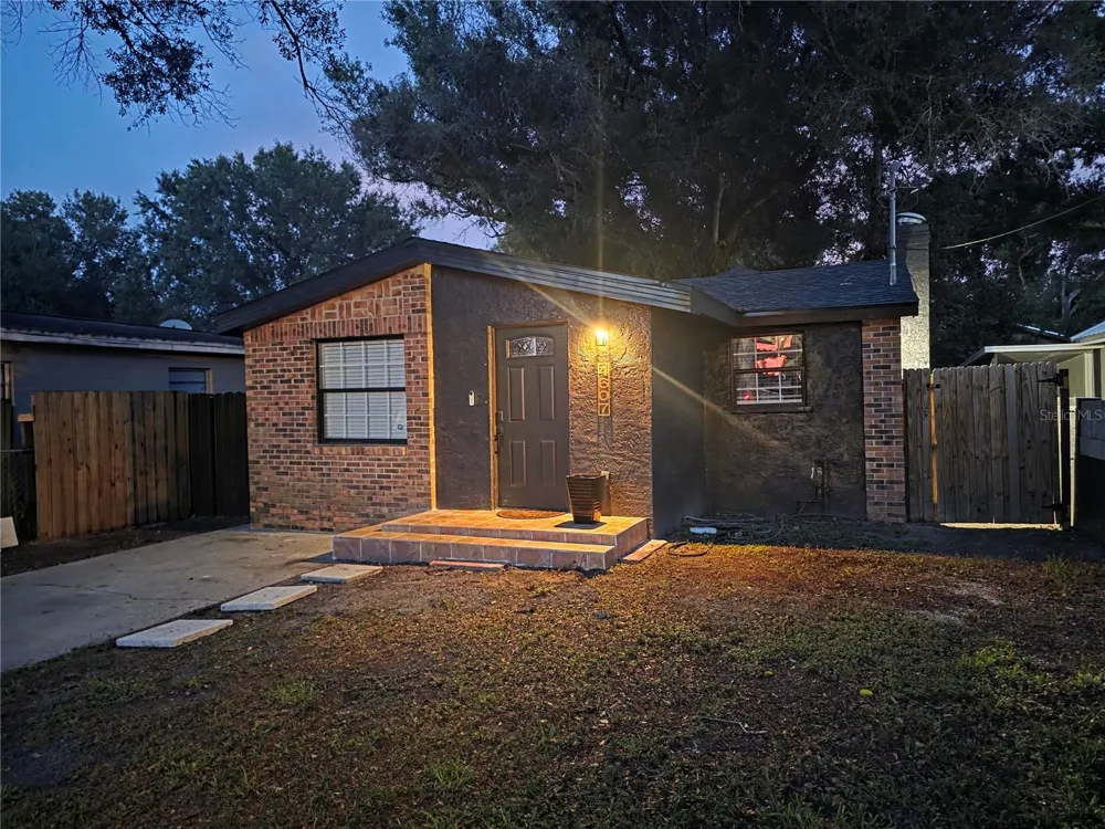 4607 35TH STREET Tampa, FL 33610
