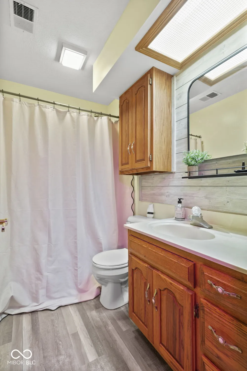 179 W Arcadia Mooresville, IN 46158
