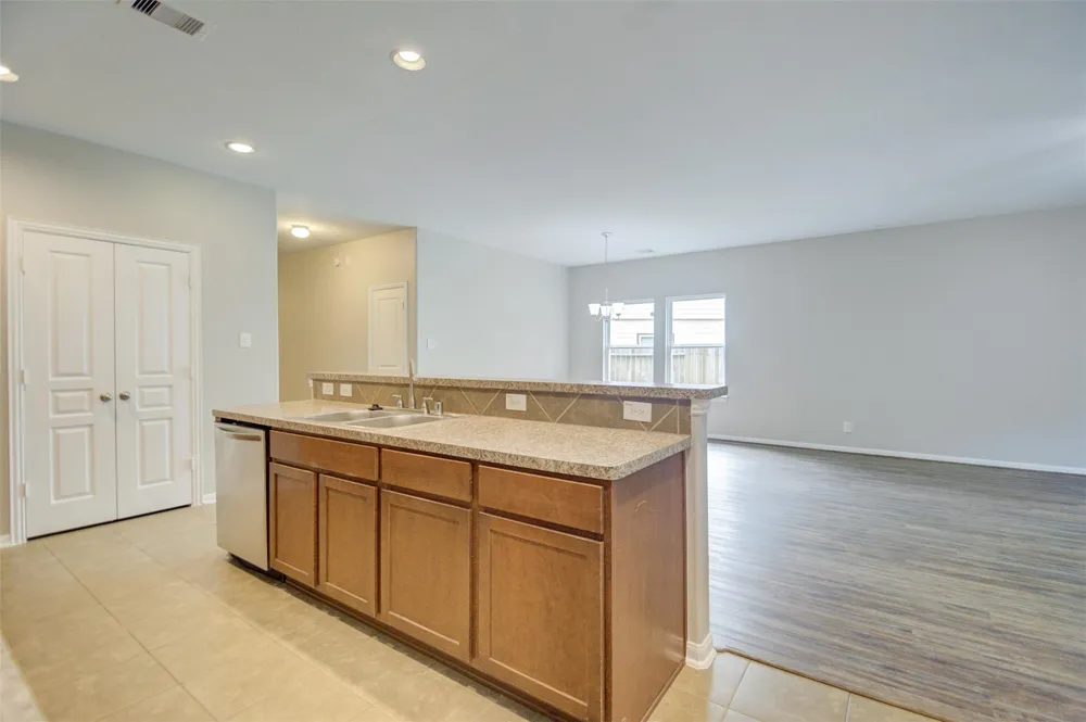 6026 Burnet Bend Avenue Crosby, TX 77532
