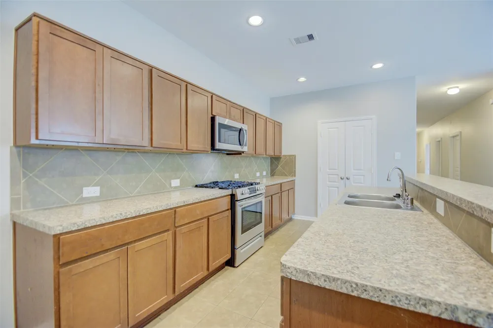 6026 Burnet Bend Avenue Crosby, TX 77532
