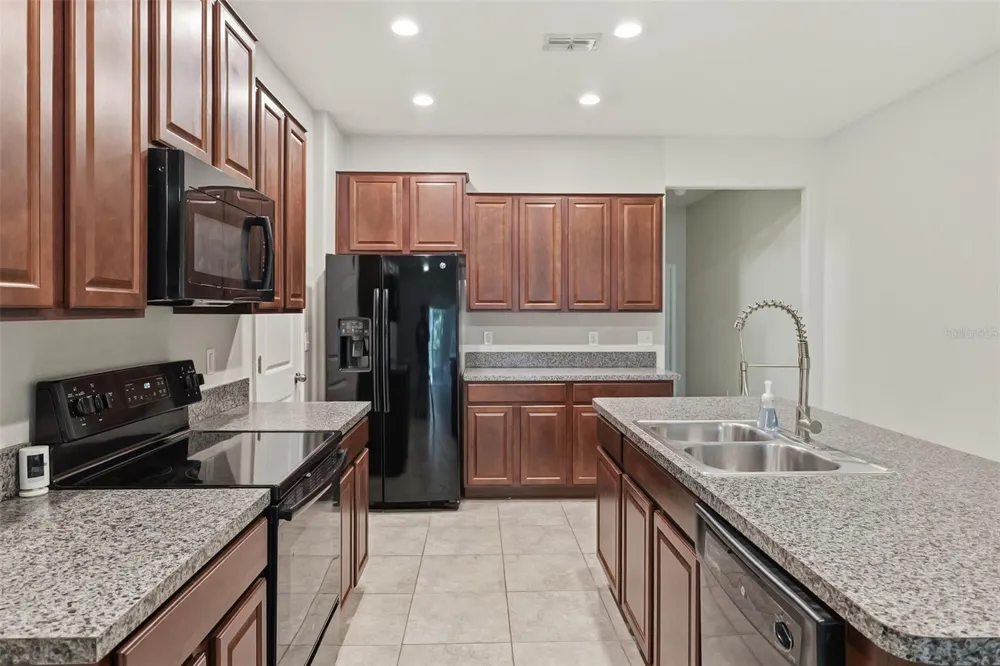10407 LAKE MONTAUK DRIVE Riverview, FL 33578