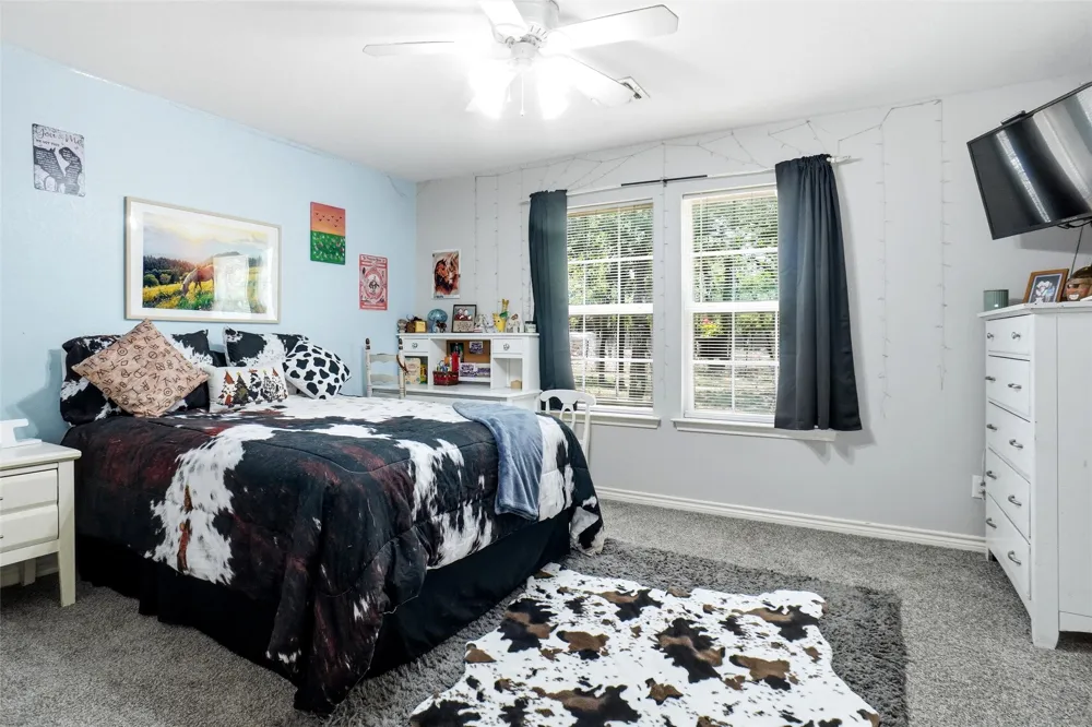 211 Spring Valley Road Paradise, TX 76073