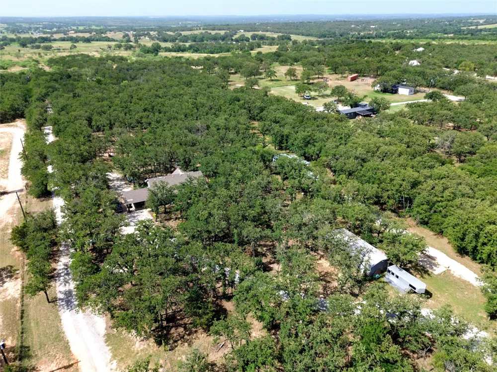 211 Spring Valley Road Paradise, TX 76073