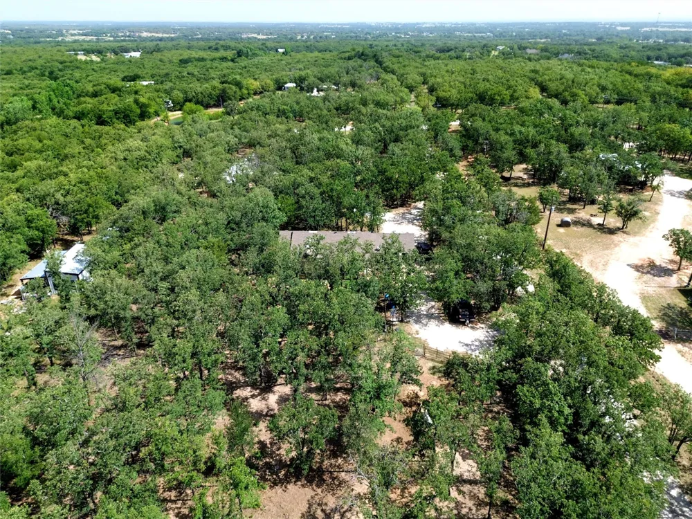 211 Spring Valley Road Paradise, TX 76073