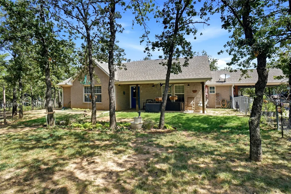 211 Spring Valley Road Paradise, TX 76073