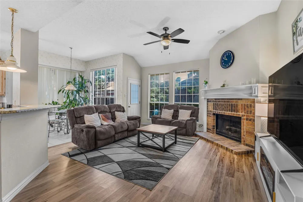 4105 Crest Ridge Drive Irving, TX 75061
