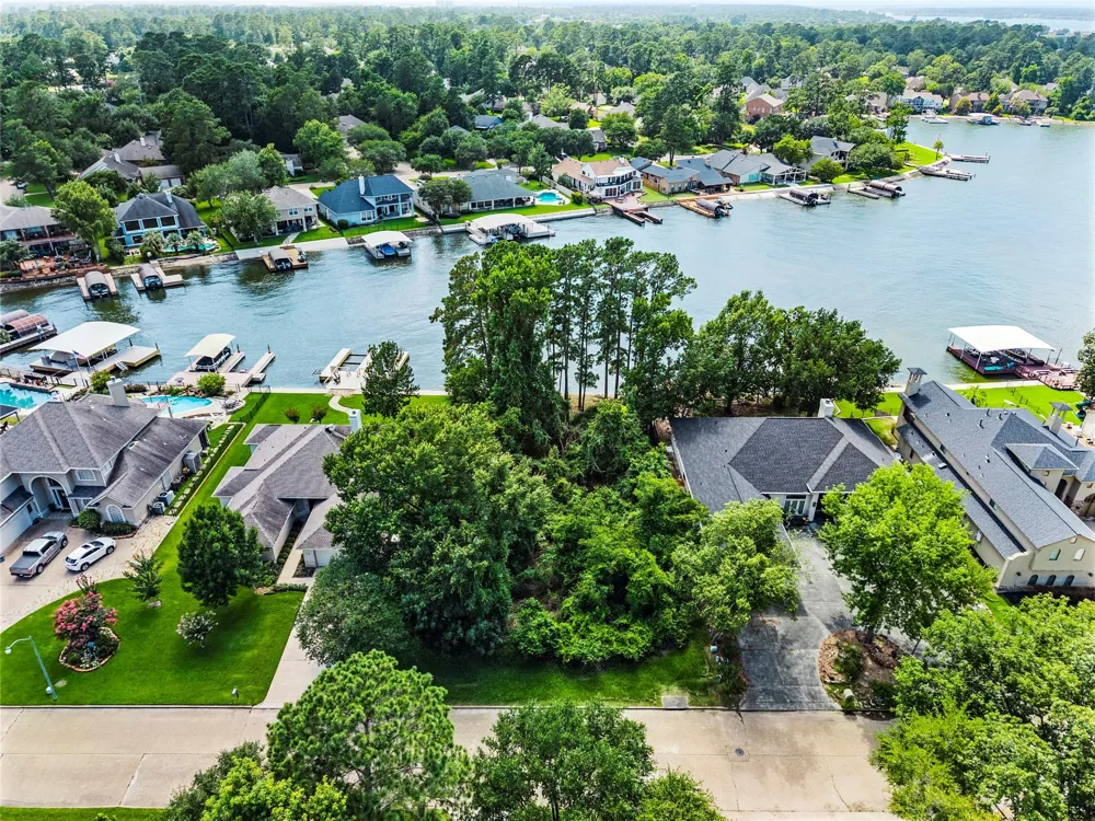 3511 Brookhaven Drive Montgomery, TX 77356