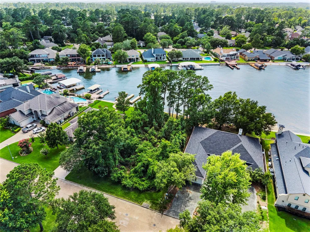 3511 Brookhaven Drive Montgomery, TX 77356