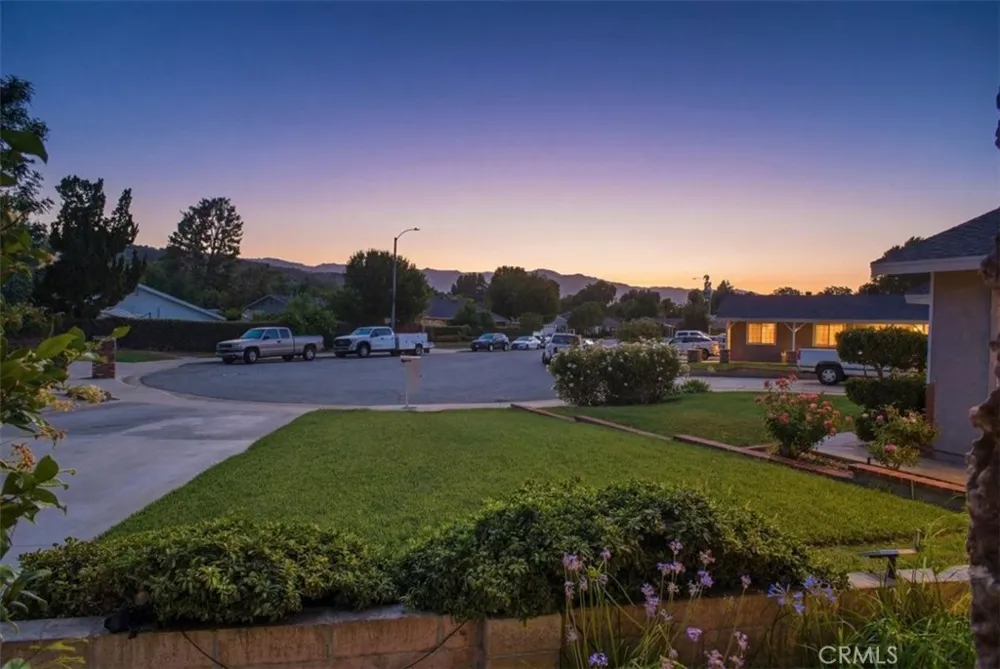 25097 Green Mill Avenue Newhall, CA 91321