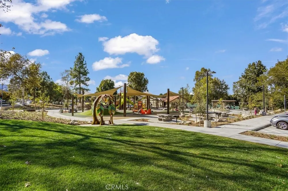 25097 Green Mill Avenue Newhall, CA 91321