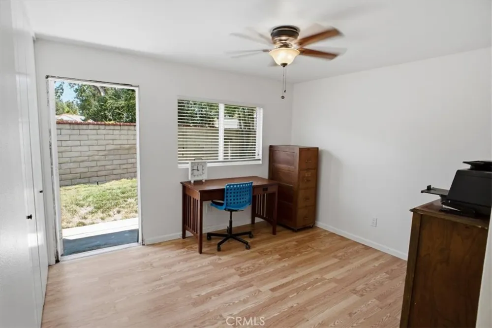 25097 Green Mill Avenue Newhall, CA 91321
