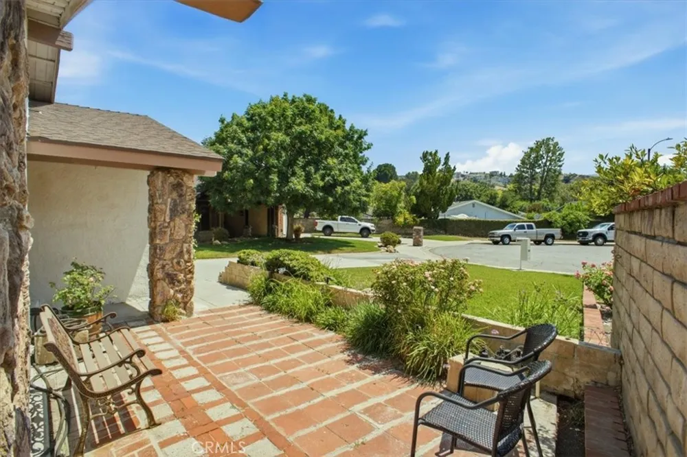 25097 Green Mill Avenue Newhall, CA 91321