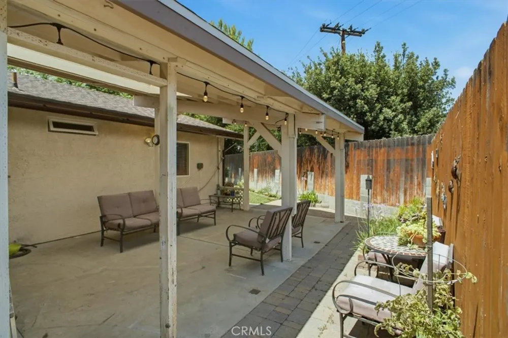 25097 Green Mill Avenue Newhall, CA 91321