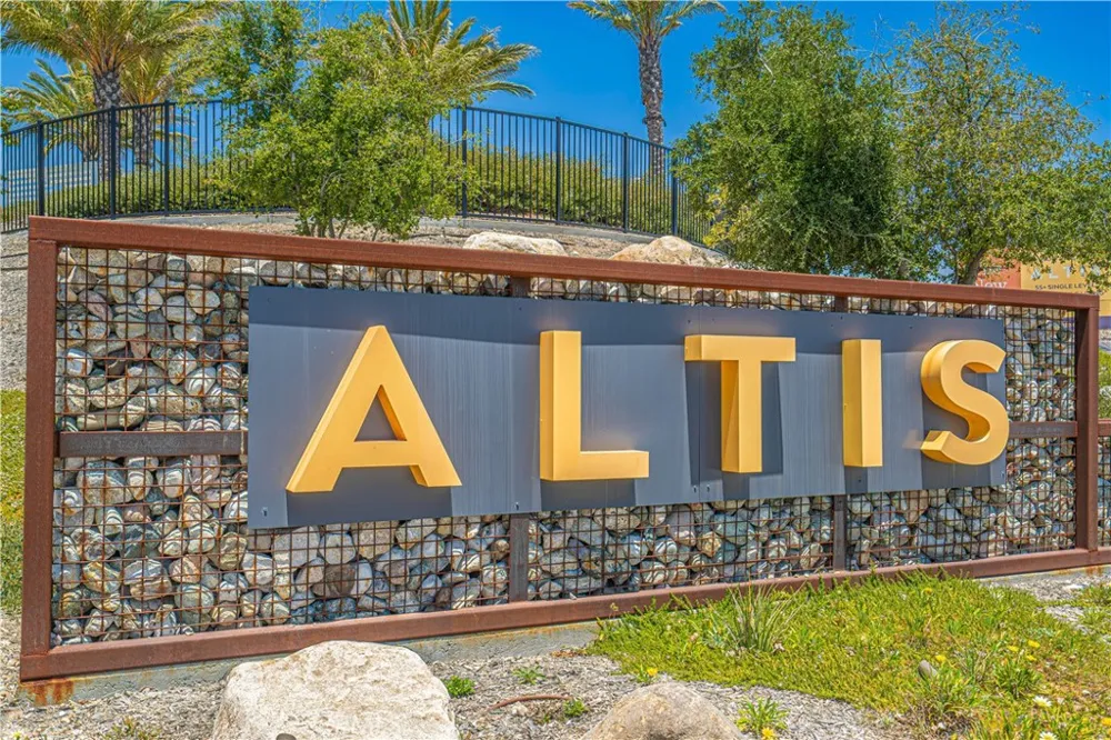 28824 Rise Court Canyon Country, CA 91350