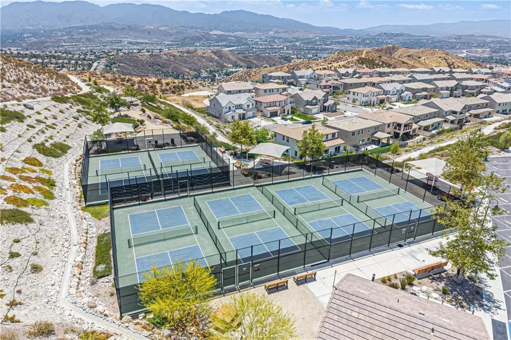 28824 Rise Court Canyon Country, CA 91350