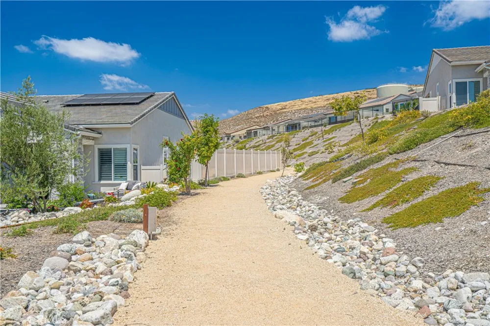 28824 Rise Court Canyon Country, CA 91350