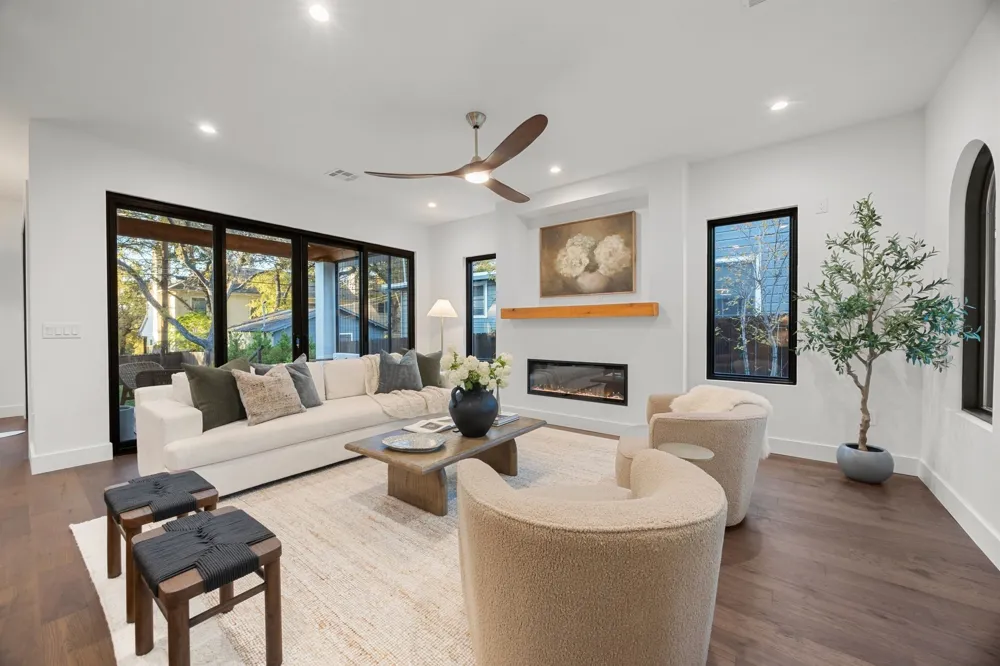 4304 Shoalwood Avenue Austin, TX 78756