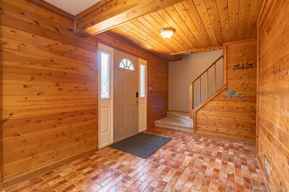 4069 Loch Drive Highland Charter Township, MI 48357