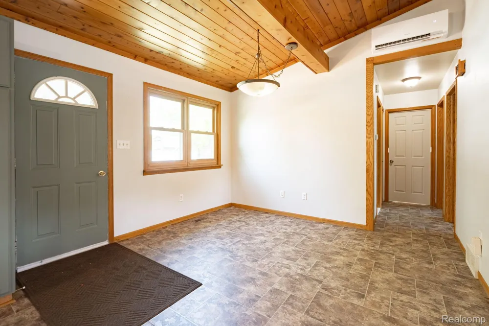 4069 Loch Drive Highland Charter Township, MI 48357