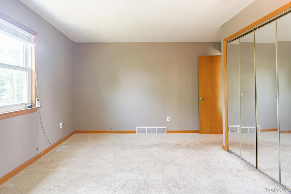 4069 Loch Drive Highland Charter Township, MI 48357