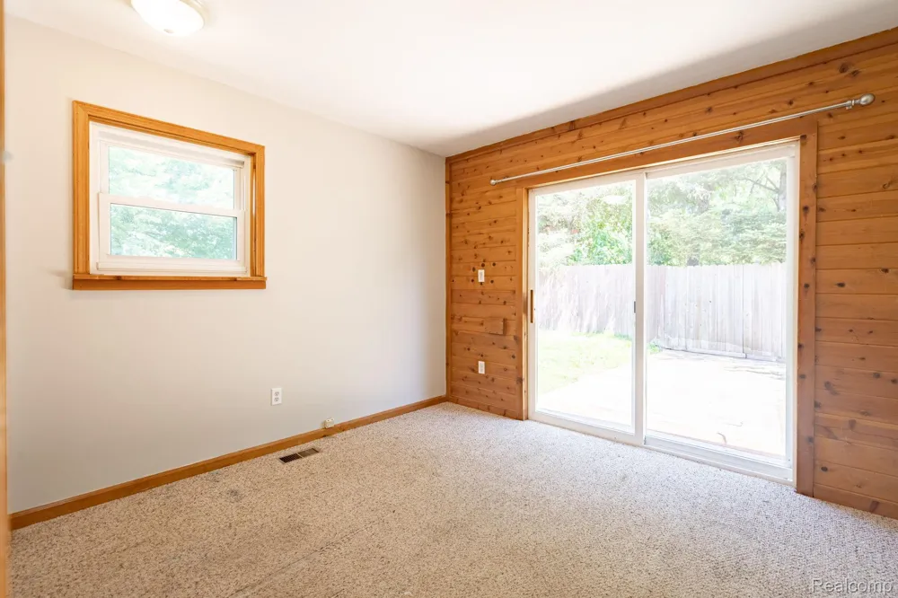 4069 Loch Drive Highland Charter Township, MI 48357
