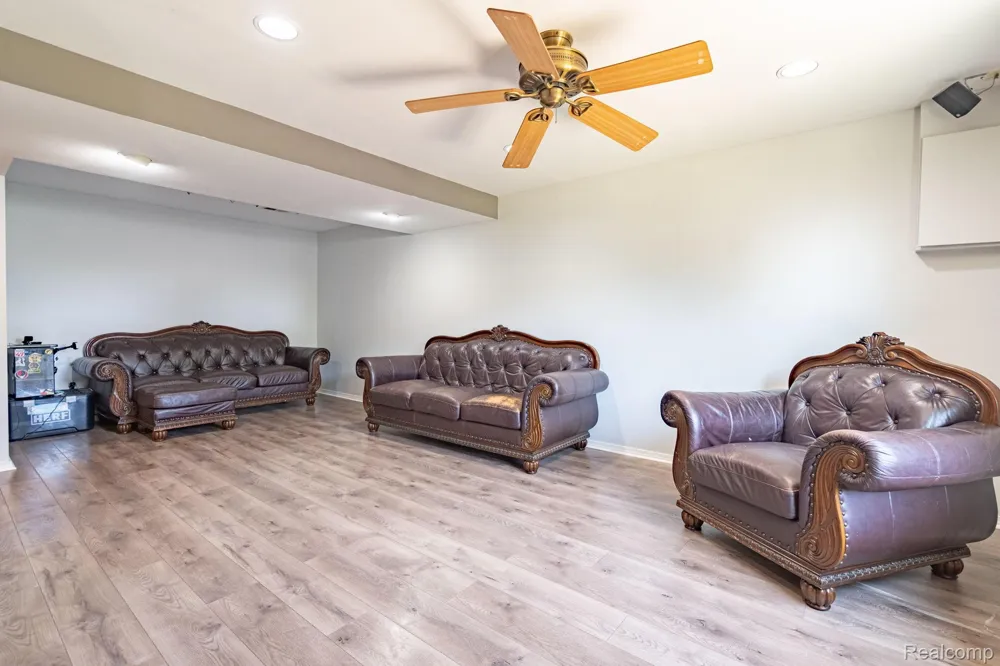 4069 Loch Drive Highland Charter Township, MI 48357