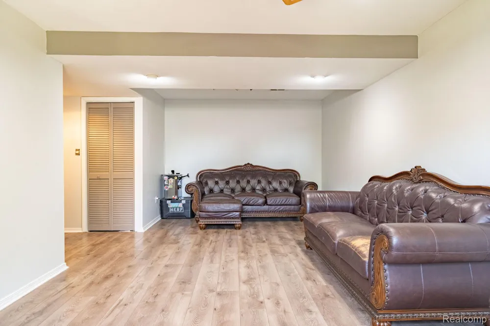 4069 Loch Drive Highland Charter Township, MI 48357