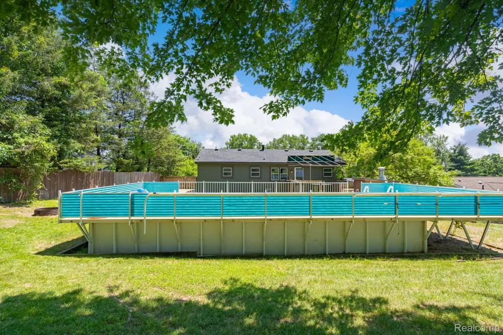 4069 Loch Drive Highland Charter Township, MI 48357