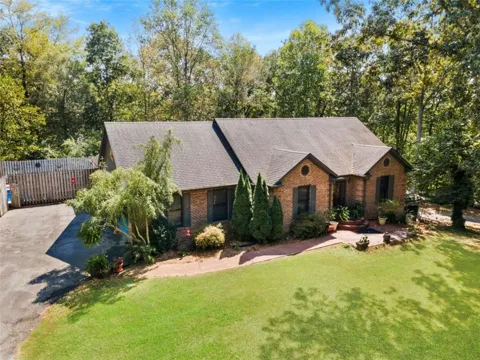 422 Ridgewood Circle