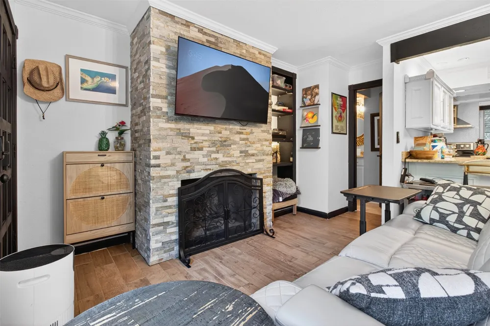 2702 Douglas Avenue #126 Dallas, TX 75219