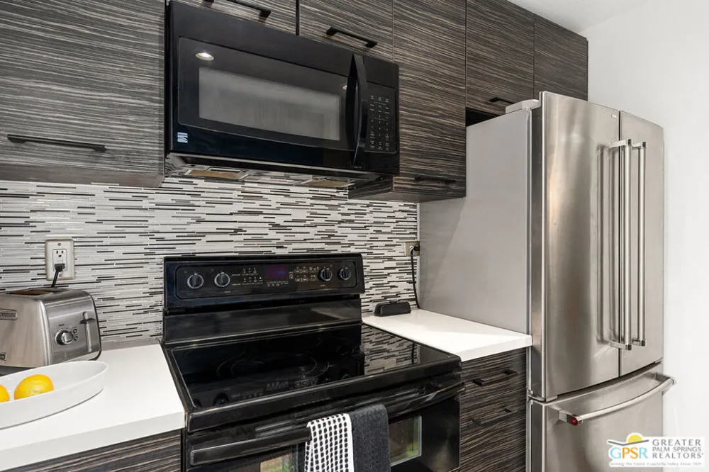 10306 Summertime Lane Culver City, CA 90230