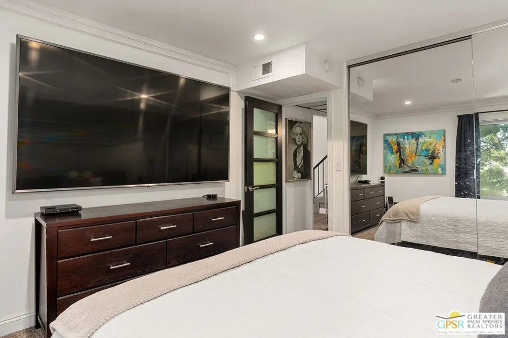 10306 Summertime Lane Culver City, CA 90230