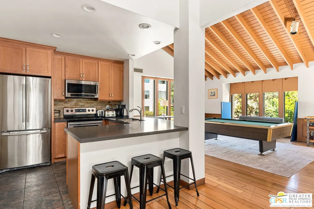 10306 Summertime Lane Culver City, CA 90230