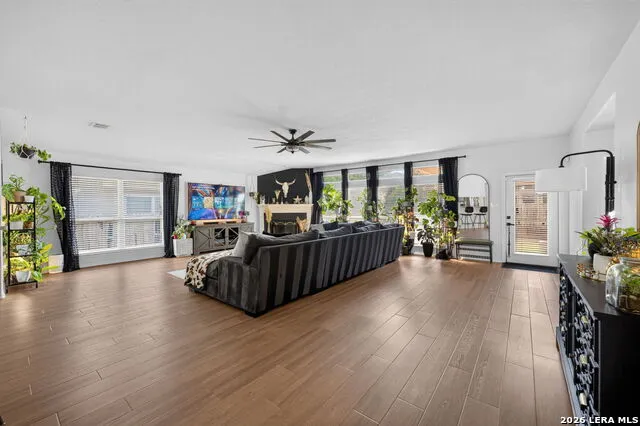 26030 STARLING HL San Antonio, TX 78260