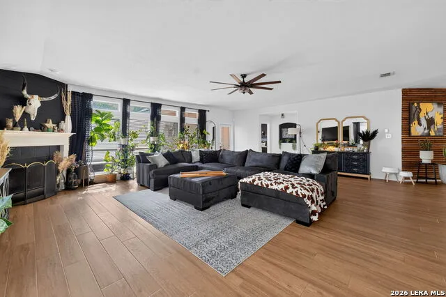 26030 STARLING HL San Antonio, TX 78260